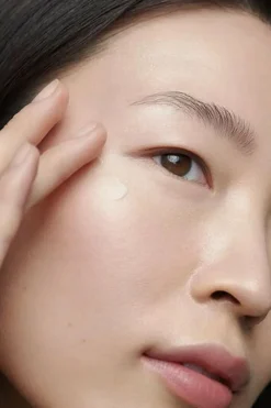 Best Crème contour des yeux au lotus et à la vitamine E Contour Des Yeux & Lèvres
