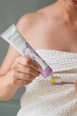 New Dentifrice L’Eclatant Dentifrice & Blanchisseur