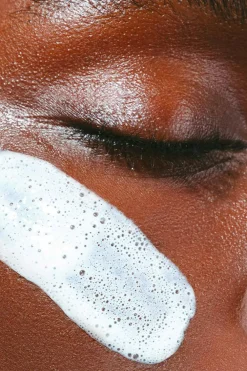 Doux nettoyant moussant apaisant pour peaux normales à sèches Nettoyant Visage
