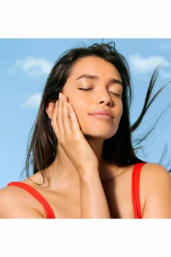 Hot Fluide léger visage haute protection SPF50 Sun Protection Solaire