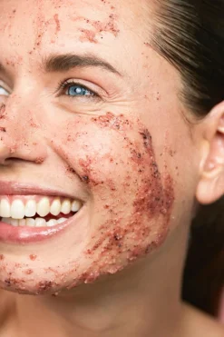 Sale Gommage visage fraise Gommage & Peeling