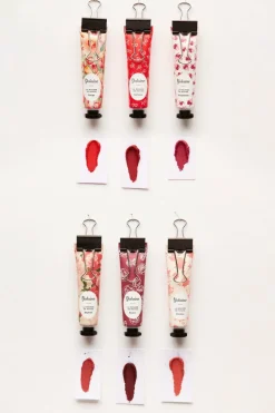 Sale La mousse de rouge Rouge À Lèvres