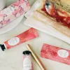 Sale La mousse de rouge Rouge À Lèvres