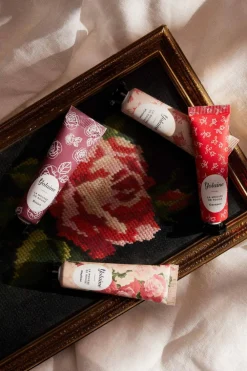 Sale La mousse de rouge Rouge À Lèvres