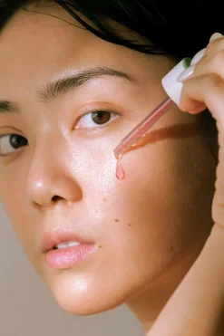 Sérum effet peeling à l’acide hyaluronique 10% AHA Peel Soin De Nuit|Sérum & Huile
