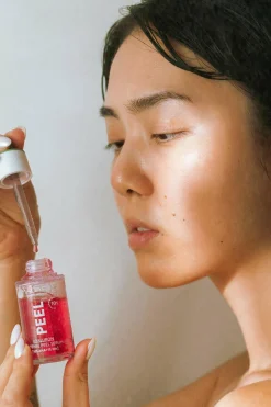 Sérum effet peeling à l’acide hyaluronique 10% AHA Peel Soin De Nuit|Sérum & Huile
